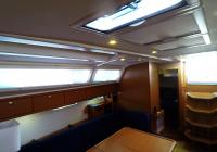 sejlbåd bavaria 46 cruiser sejlbåd interiør stuen 2